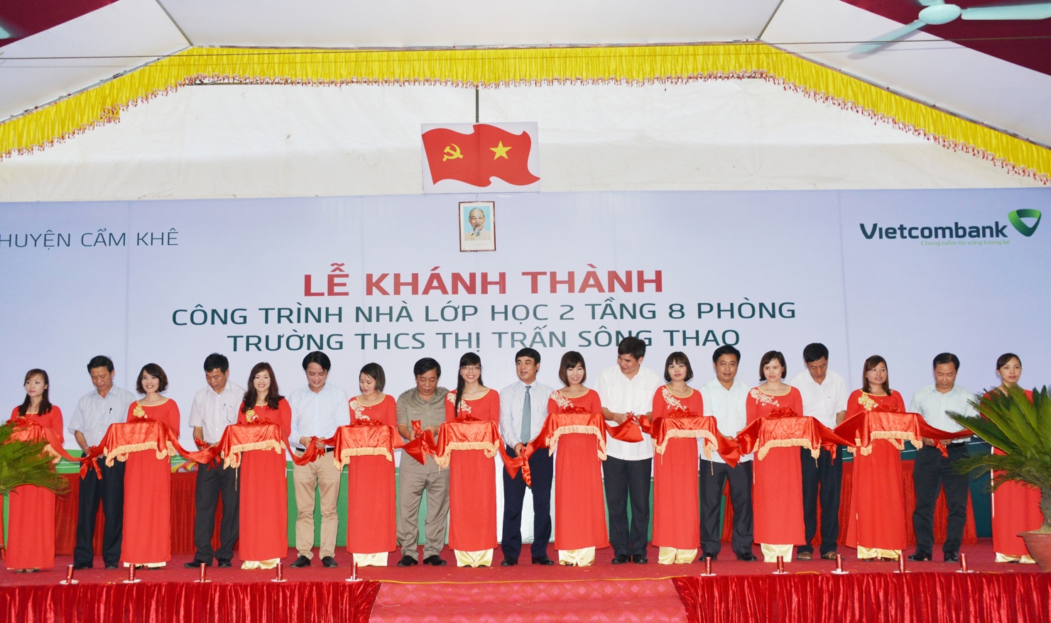 Lễ cắt băng khánh thành trường THCS thị trấn Sông Thao, huyện Cẩm Khê, tỉnh Phú Thọ.