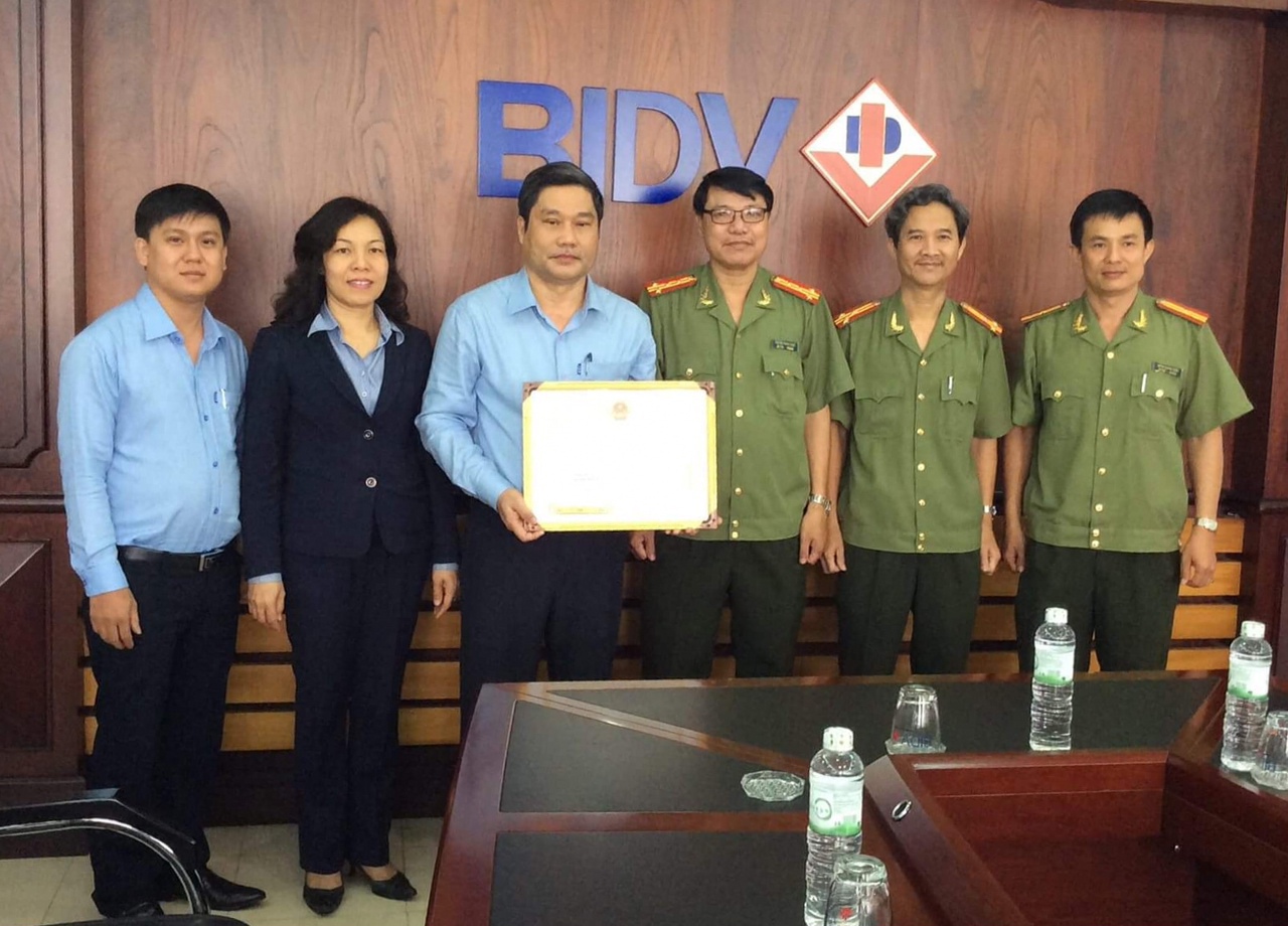 BIDV Khánh Hòa phối hợp cơ quan công an bắt tội phạm thẻ.