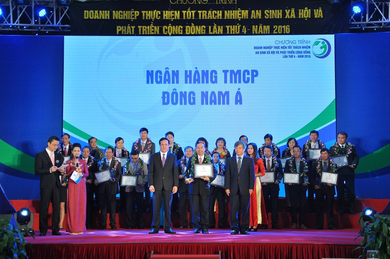 Ngân hàng TMCP Đông Nam Á (SeABank) vừa vinh dự được Bộ Kế hoạch và Đầu tư trao giải thưởng “Doanh nghiệp thực hiện tốt trách nhiệm An sinh xã hội và Phát triển cộng đồng năm 2016”.