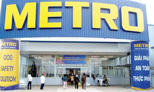 Sau một thời gian dài không đóng thuế bị truy thu thì Metro bất ngờ thông báo đã chuyển nhượng.