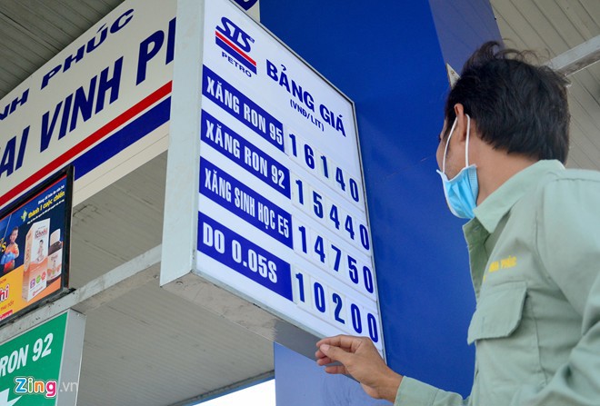 Doanh nghiệp được phép điều chỉnh giá bán lẻ xăng dầu từ 15h ngày 20/5. Ảnh minh họa
