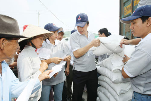 1.500 tấn gạo cứu trợ hộ dân vùng ngập lũ Quảng Bình.