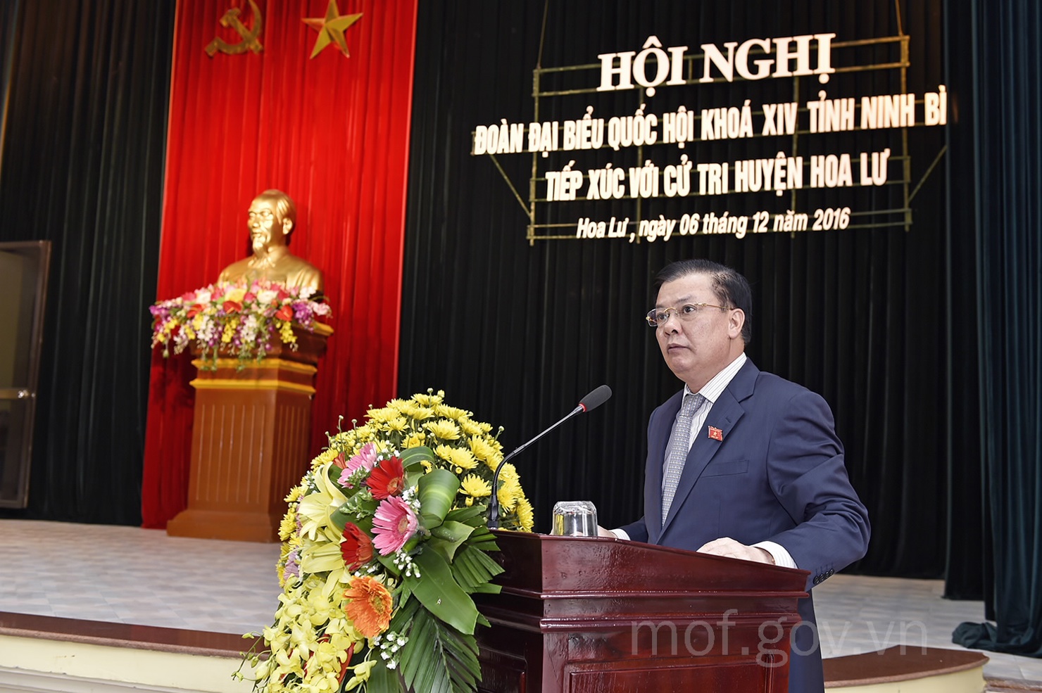Bộ trưởng Đinh Tiến Dũng tiếp xúc cử tri huyện Gia Viễn và Hoa Lư, Ninh Bình. Nguồn: MOF