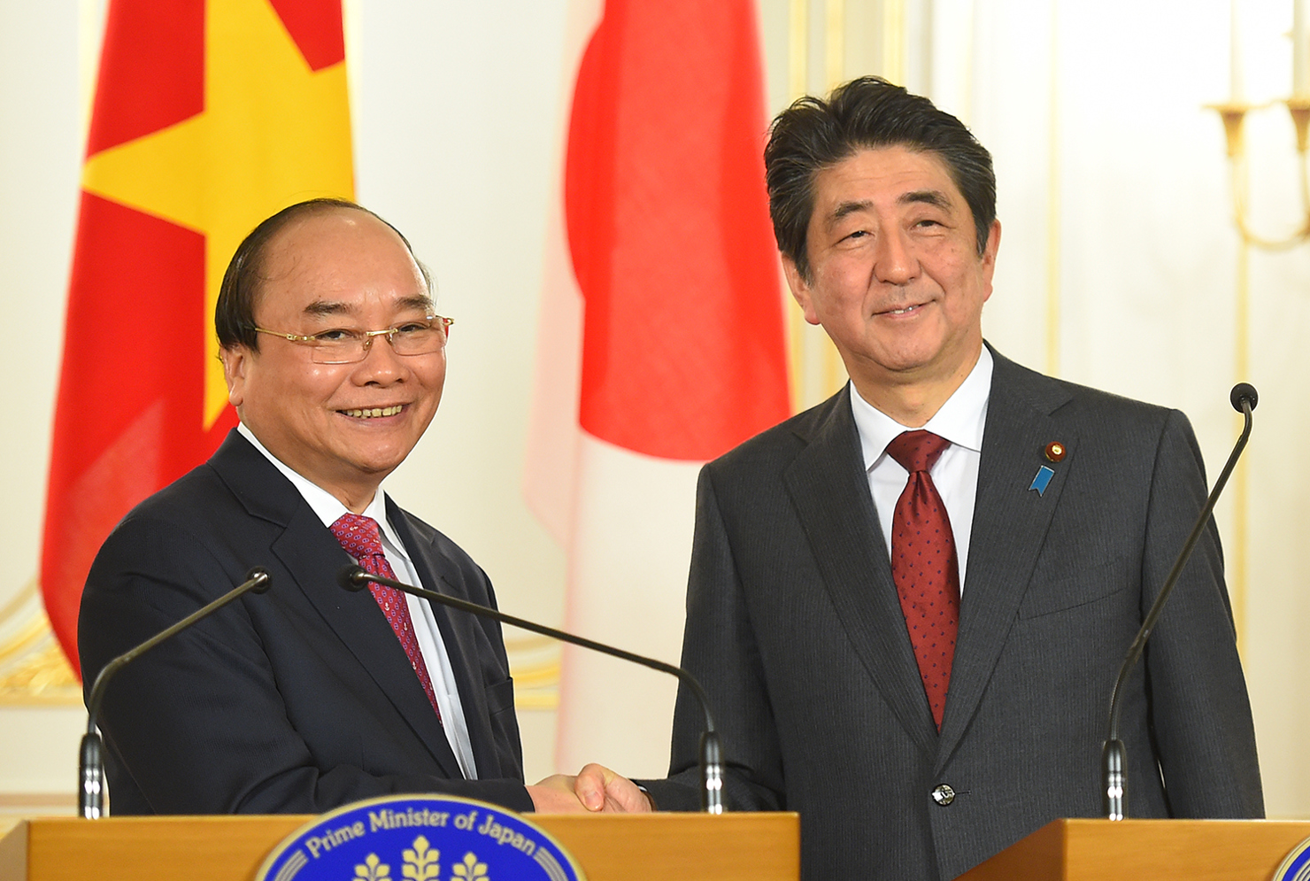 Thủ tướng Nguyễn Xuân Phúc và Thủ tướng Shinzo Abe. Nguồn: VGP
