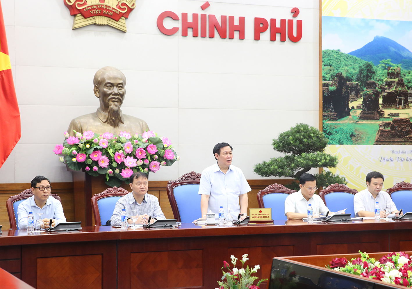 Phó Thủ tướng Vương Đình Huệ chủ trì họp Ban Chỉ đạo Điều hành giá. Ảnh: VGP/Thành Chung