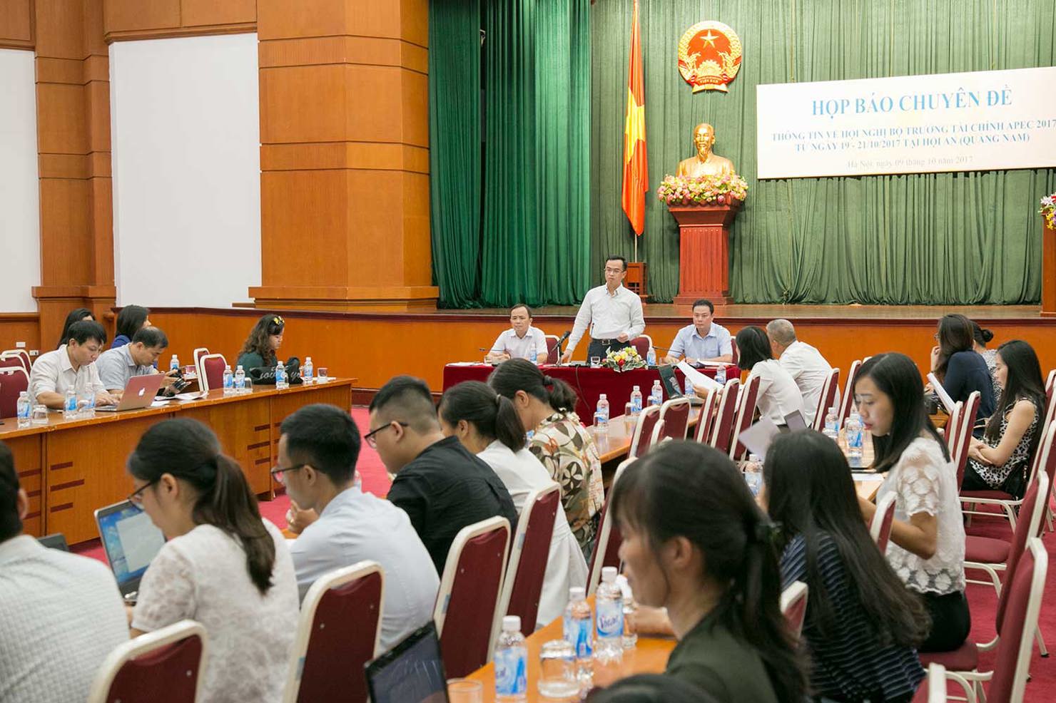Bộ Tài chính tổ chức buổi họp báo chuyên đề cung cấp thông tin báo chí về Hội nghị Bộ trưởng Tài chính APEC (FMM) lần thứ 24 và các Hội nghị liên quan được tổ chức từ ngày 19-21/10/2017 tại Hội An, tỉnh Quảng Nam. 