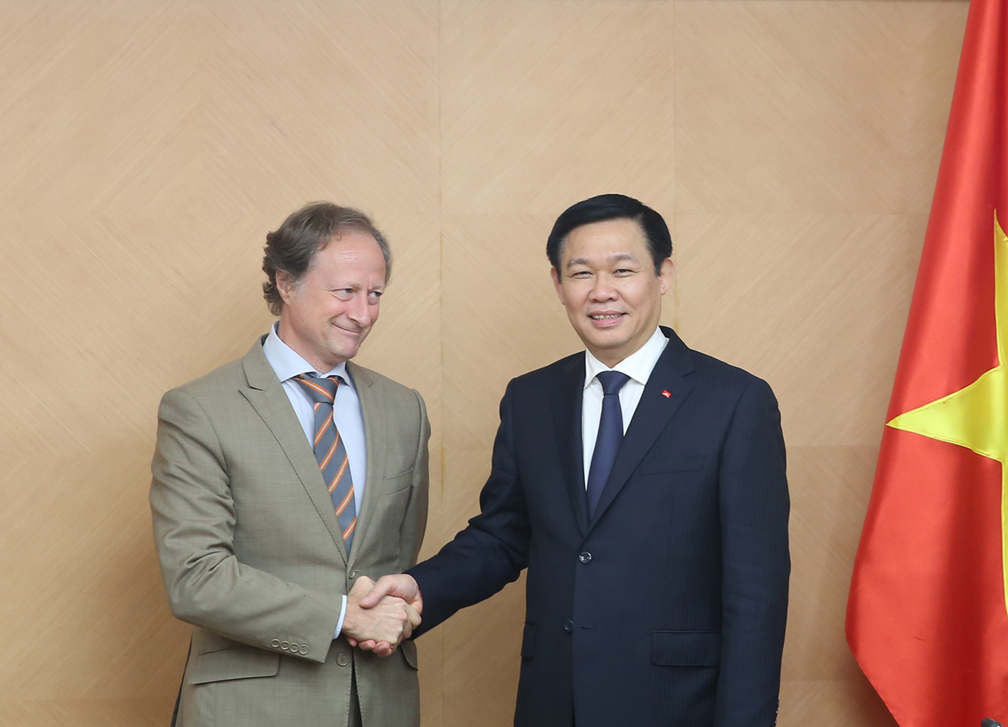 Phó Thủ tướng Vương Đình Huệ tiếp Đại sứ EU tại Việt Nam. Ảnh: VGP/Thành Chung 