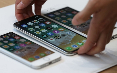 Apple trong năm 2018 sẽ ra mắt thêm ít nhất 2 mẫu iPhone kế thừa mẫu iPhone X. Nguồn: internet