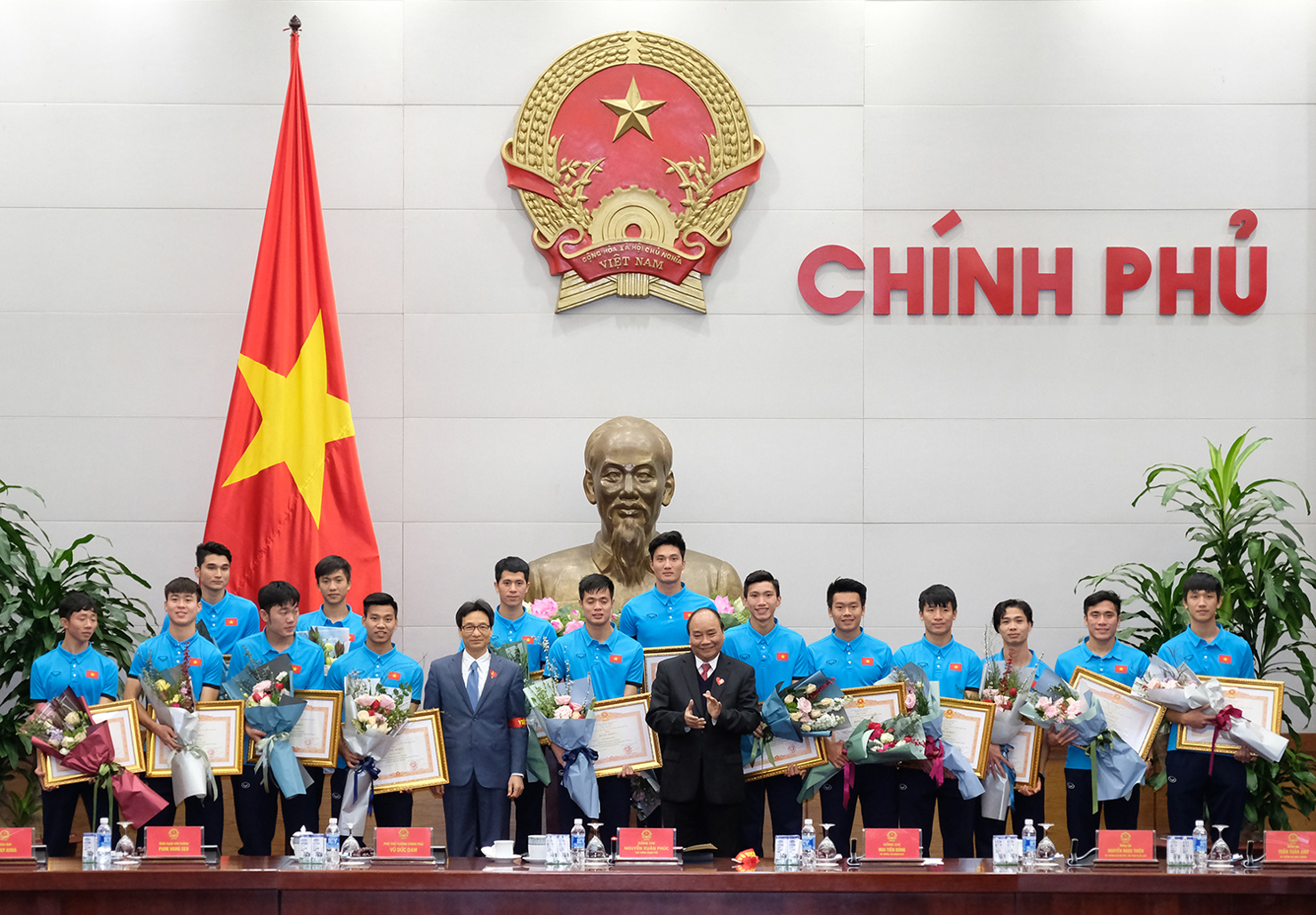 Thủ tướng nhấn mạnh: “Các bạn đã vô địch trong 90 triệu con tim người Việt Nam”. Nguồn: internet