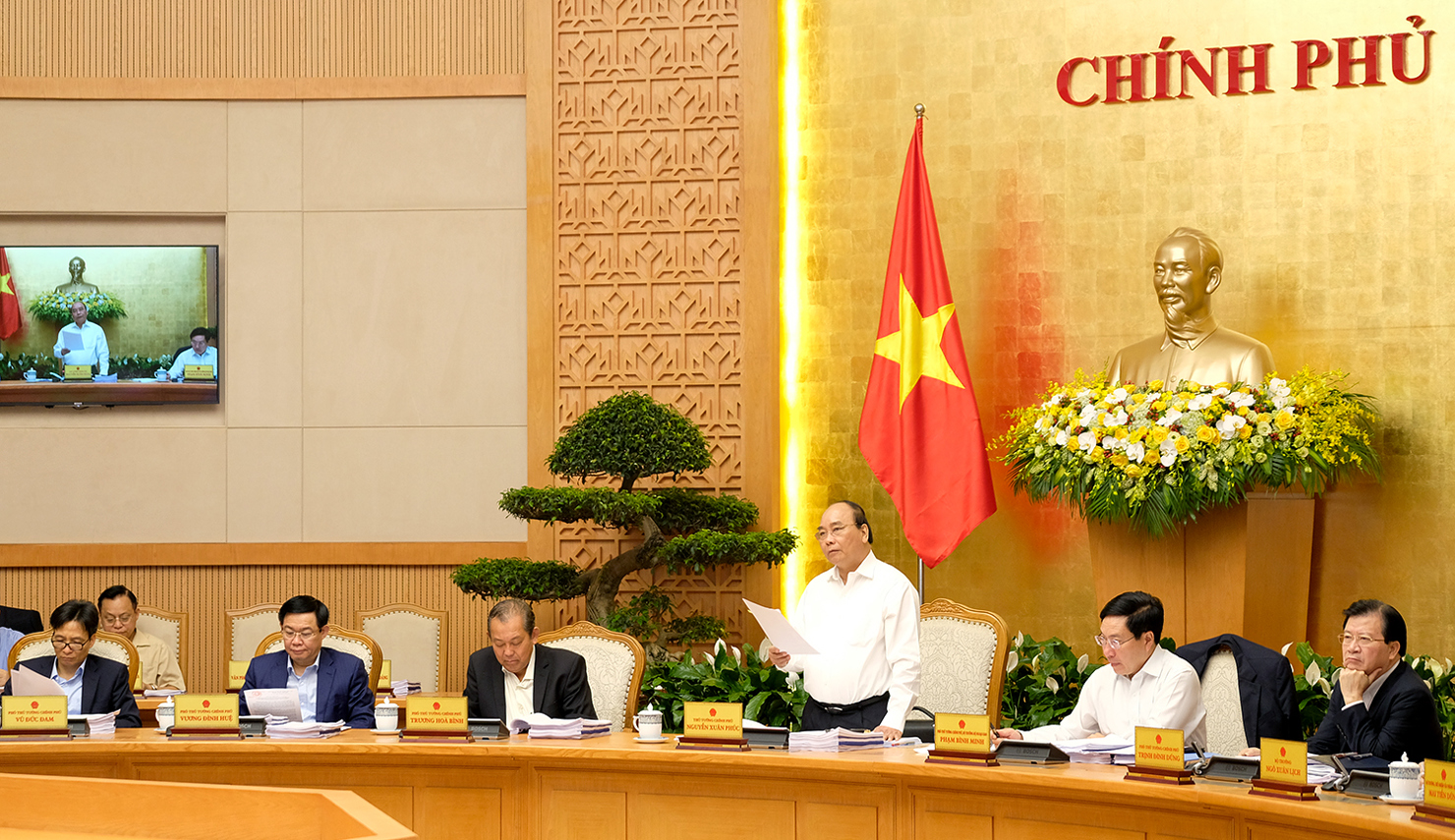 Thủ tướng Nguyễn Xuân Phúc phát biểu kết luận phiên họp Chính phủ thường kỳ tháng 3/2018. Nguồn: VGP/Quang Hiếu 