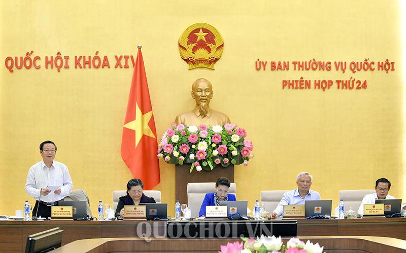 Phó Chủ tịch Quốc hội Phùng Quốc Hiển phát biểu kết luận phiên họp. Nguồn: quochoi.vn
