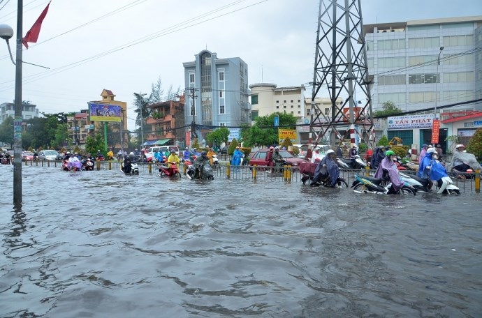 Những cơn mưa to đầu mùa đã làm nhiều điểm ở TP. Hồ Chí Minh ngập sâu. Nguồn: internet