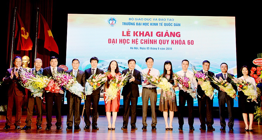 Bảo Việt trao hơn 5 tỷ đồng học bổng nhân dịp khai giảng năm học mới 2018 - 2019.