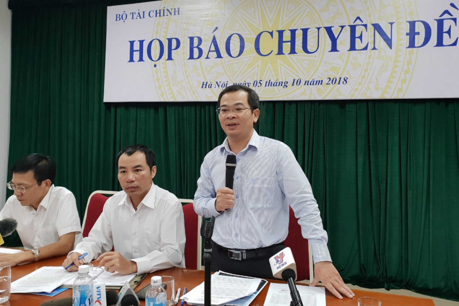 Phó Cục trưởng Cục Quản lý công sản Nguyễn Tân Thịnh tại buổi họp báo. Nguồn: MOF