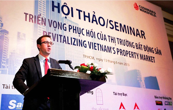 Ông Chris Brown, giám đốc điều hành Công ty Cushman & Wakefield Việt Nam phát biểu tại một hội thảo về bất động sản tại TP. Hồ Chí Minh. Nguồn: FinancePlus.vn