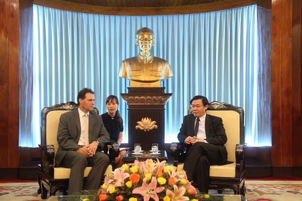 GS.,TS. Vương Đình Huệ tiếp ngài Martin Klepetko, Đại sứ đặc mệnh toàn quyền của Cộng hòa Czech tại Việt Nam. Nguồn: Việt Dũng