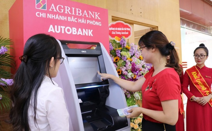 Với tinh thần sáng tạo, Agribank luôn chủ động đổi mới công nghệ, tạo sự thuận tiện cho khách hàng.