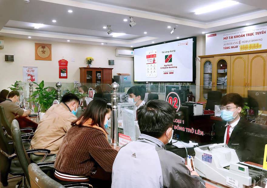 Agribank tiếp tục đứng trong TOP 10 doanh nghiệp lớn nhất Việt Nam.