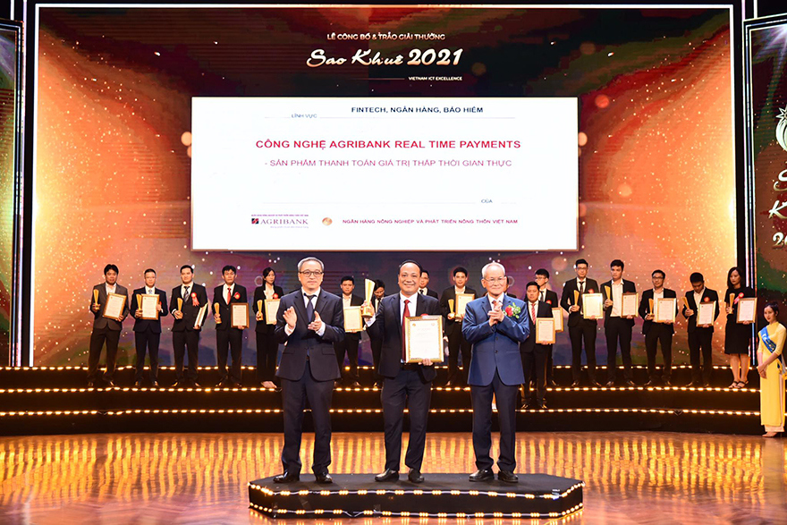 Giải thưởng Sao Khuê 2021 một lần nữa khẳng định những nỗ lực của Agribank trong triển khai giải pháp số. Ảnh: Agribank