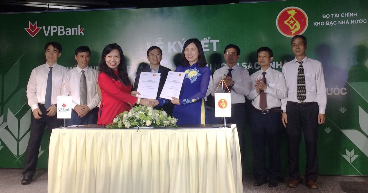 Đại diện hai bên KBNN và VPBank ký kết thỏa thuận hợp tác song phương 