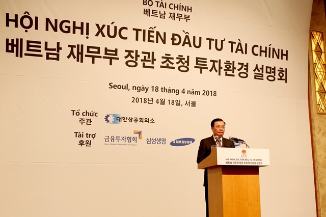 Bộ trưởng Bộ Tài chính Đinh Tiến Dũng phát biểu tại Hội nghị xúc tiến đầu tư tại Seoul, Hàn Quốc (tháng 4/2018). Ảnh minh họa