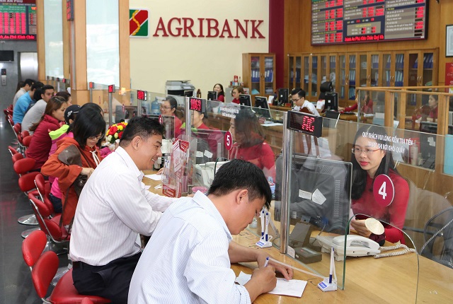 Agribank cùng ngành Ngân hàng tạo mọi điều kiện để các thành phần kinh tế được mở rộng vay vốn và sử dụng dịch vụ ngân hàng