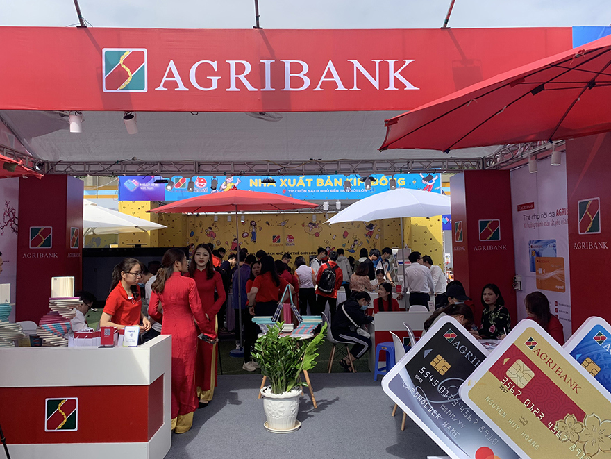 Gian hàng giới thiệu dịch vụ Thẻ của Agribank tham gia chương trình Ngày Thẻ Việt Nam năm 2020