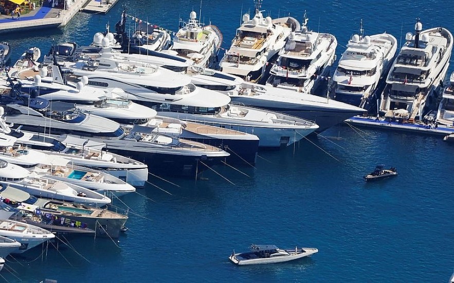 Những chiếc thuyền sang trọng được nhìn thấy trong Triển lãm Du thuyền Monaco, ngày 22/9/2021.