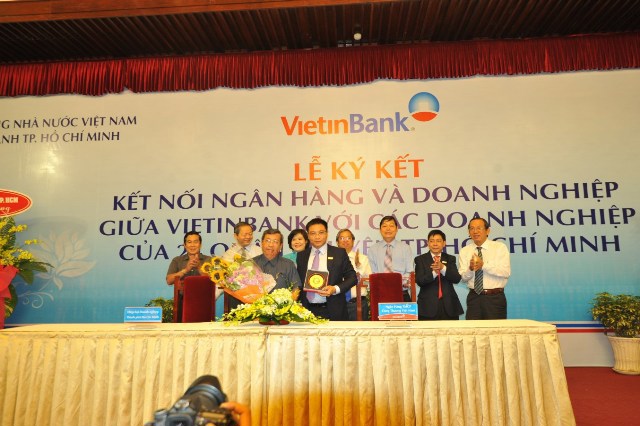 Lễ ký kết hợp đồng tín dụng hỗ trợ vay vốn ưu đãi giữa 115 DN và 21 chi nhánh VietinBank trên địa bàn Thành phố Hồ Chí Minh. Nguồn: VietinBank.