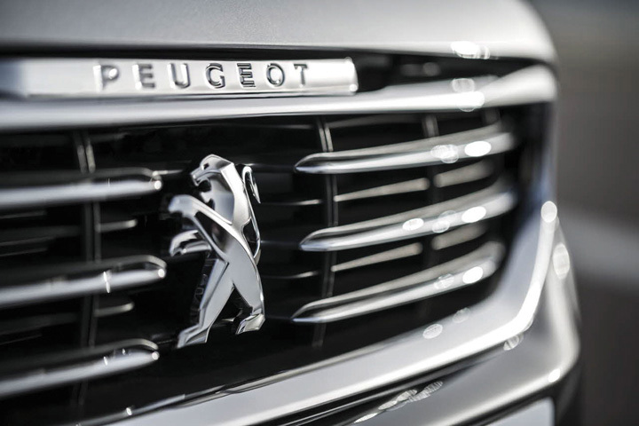 Peugeot 508 phiên bản mới 2015 là một sản phẩm thể hiện mạnh mẽ từ phong cách thiết kế hiện đại, tiện nghi cao cấp đến công nghệ tiên tiến cho khả năng vận hành cao