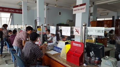 Khách hàng giao dịch tại Agribank Tây Ninh