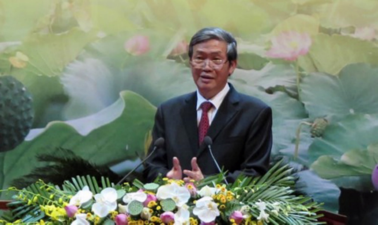 Đồng chí Đinh Thế Huynh phát biểu tại phiên bế mạc Hội nghị cán bộ toàn quốc học tập, quán triệt Nghị quyết Đại hội XII của Đảng chiều 20/4.
