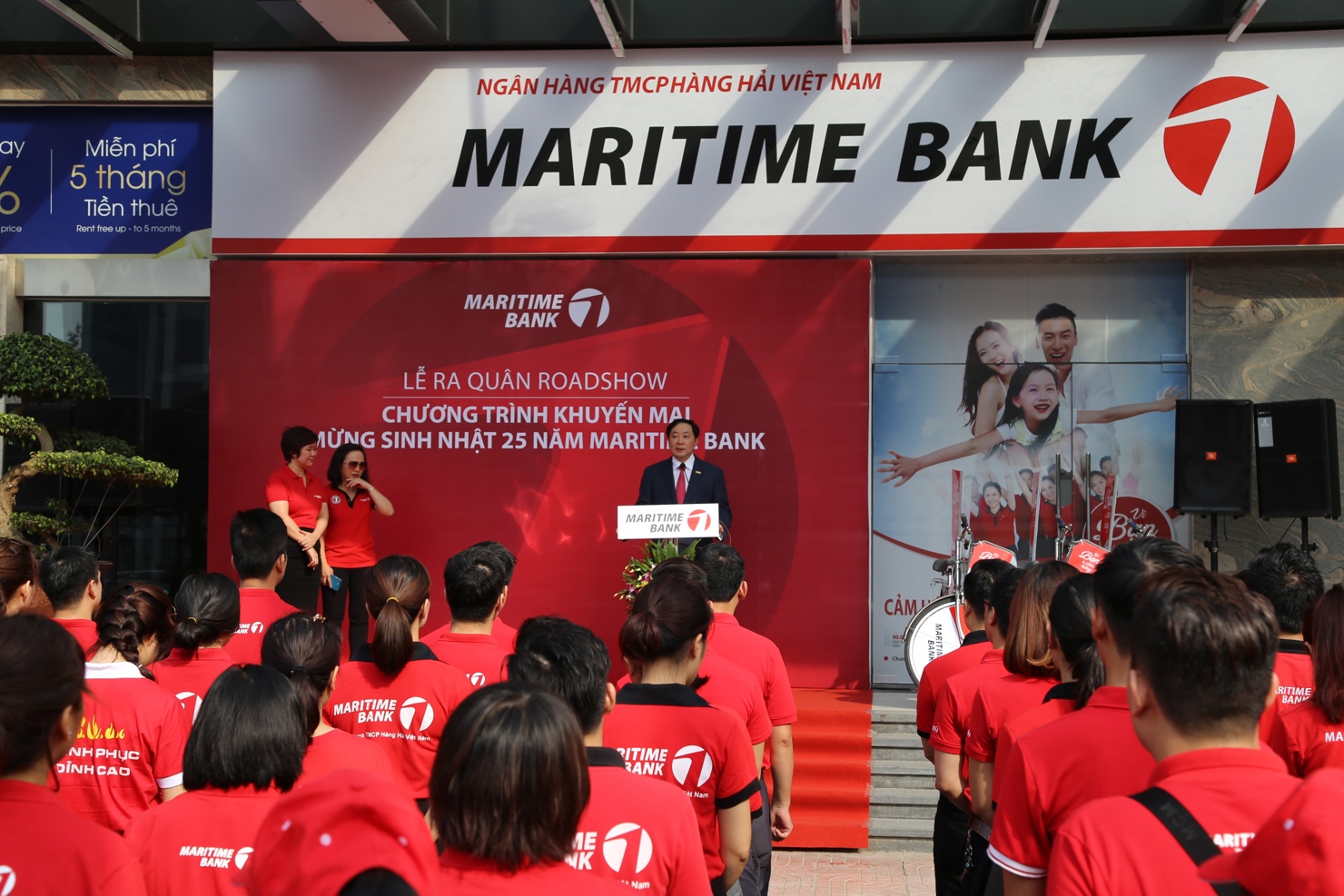 Chủ tịch HĐQT Maritime Bank – Trần Anh Tuấn phát biểu phát động buổi lễ ra quân.