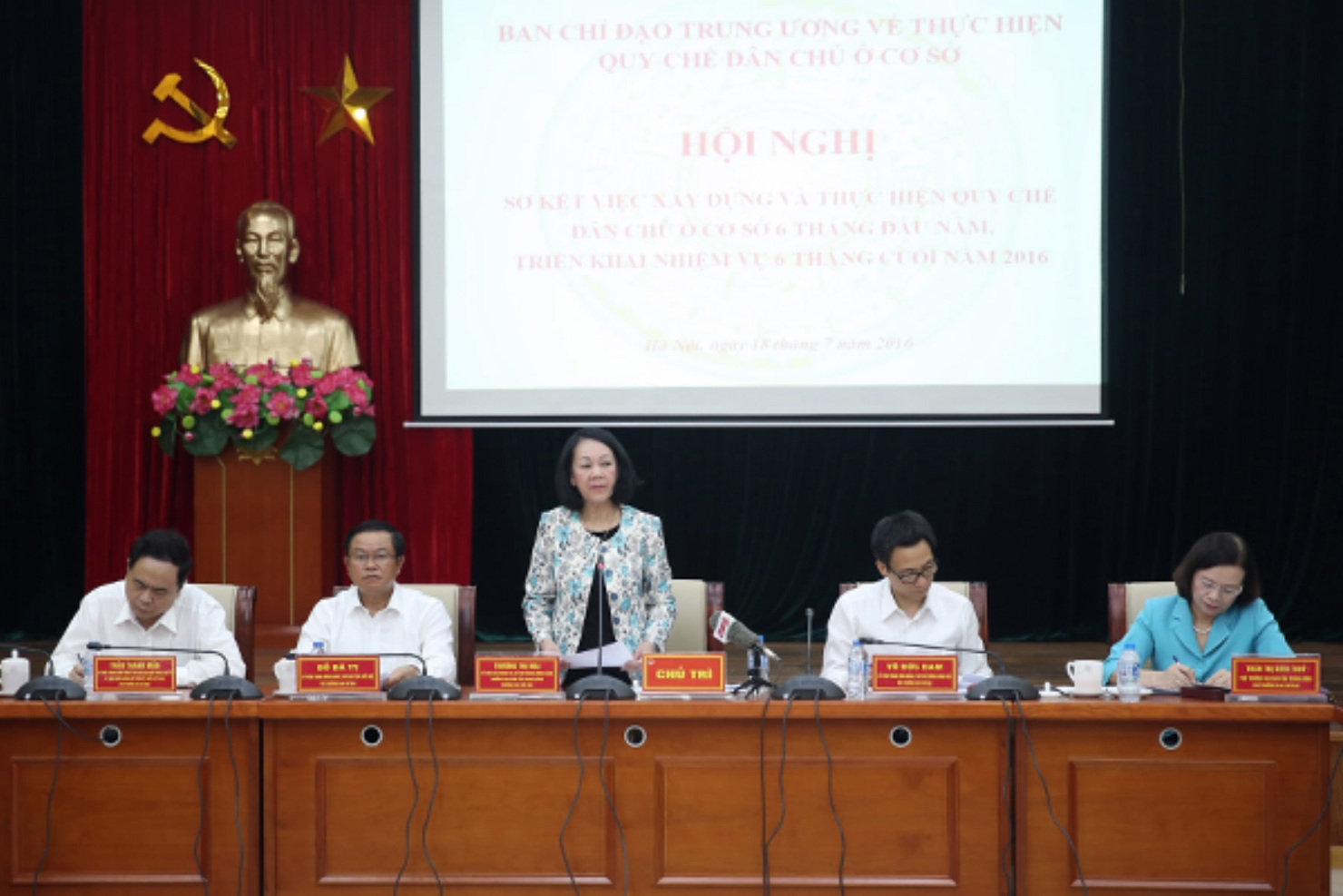 Trưởng Ban Dân vận Trung ương Trương Thị Mai cho rằng, cần khắc phục tính hình thức trong quá trình thực hiện quy chế dân chủ cơ sở.
