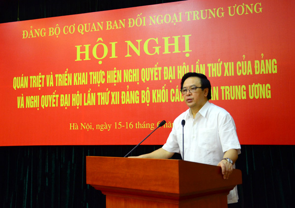 Đồng chí Hoàng Bình Quân, Ủy viên Trung ương Đảng, Trưởng Ban Đối ngoại Trung ương  phát biểu tại Hội nghị.