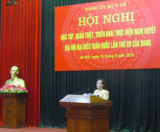 Đồng chí Nguyễn Thị Kim Tiến, Bí thư Ban Cán sự Đảng, Bộ trưởng Bộ Y tế phát biểu khai mạc Hội nghị.