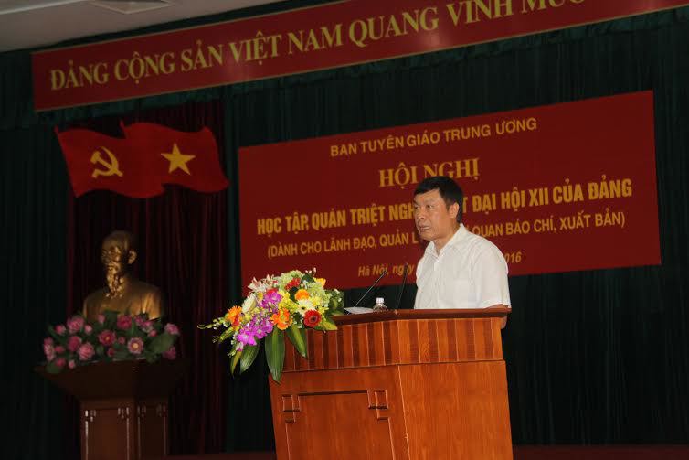  Đồng chí Phạm Văn Linh phát biểu tại hội nghị.