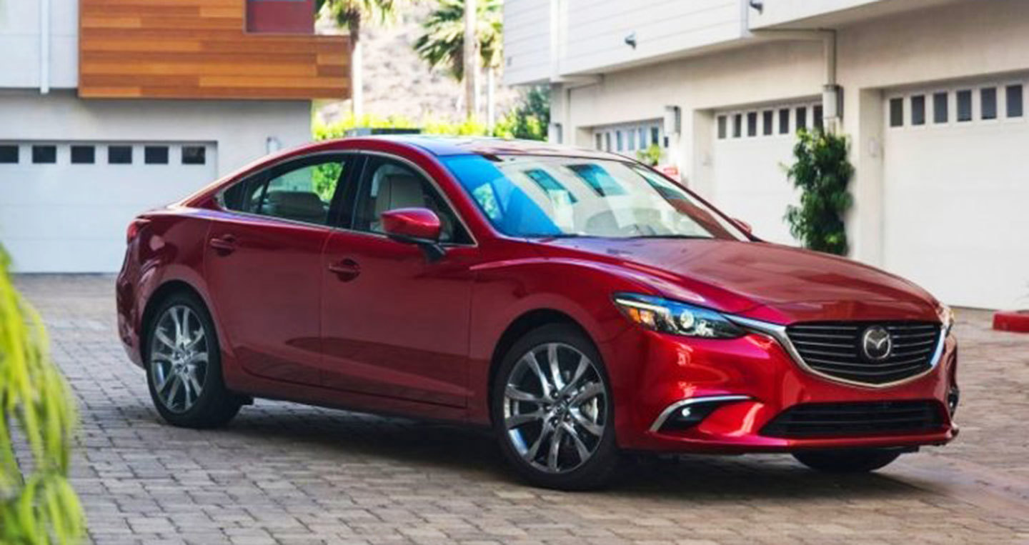 Mazda6 2017 vừa “trình làng” tại Hà Nội, giá từ 975 triệu đồng.
