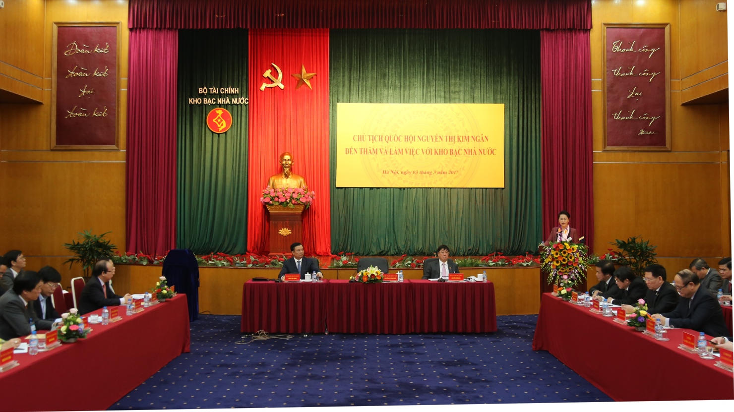 Chủ tịch Quốc hội Nguyễn Thị Kim Ngân phát biểu chỉ đạo tại buổi làm việc với hệ thống Kho bạc Nhà nước sáng ngày 3/3/2017. Nguồn: Lục Trường.