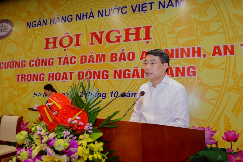 Thống đốc NHNN Lê Minh Hưng phát biểu tại Hội nghị trực tuyến. 