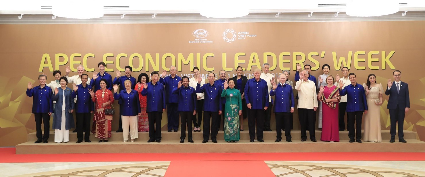 Chủ tịch nước Trần Đại Quang chụp ảnh lưu niệm cùng các Lãnh đạo kinh tế dự Hội nghị cấp cao APEC 2017.