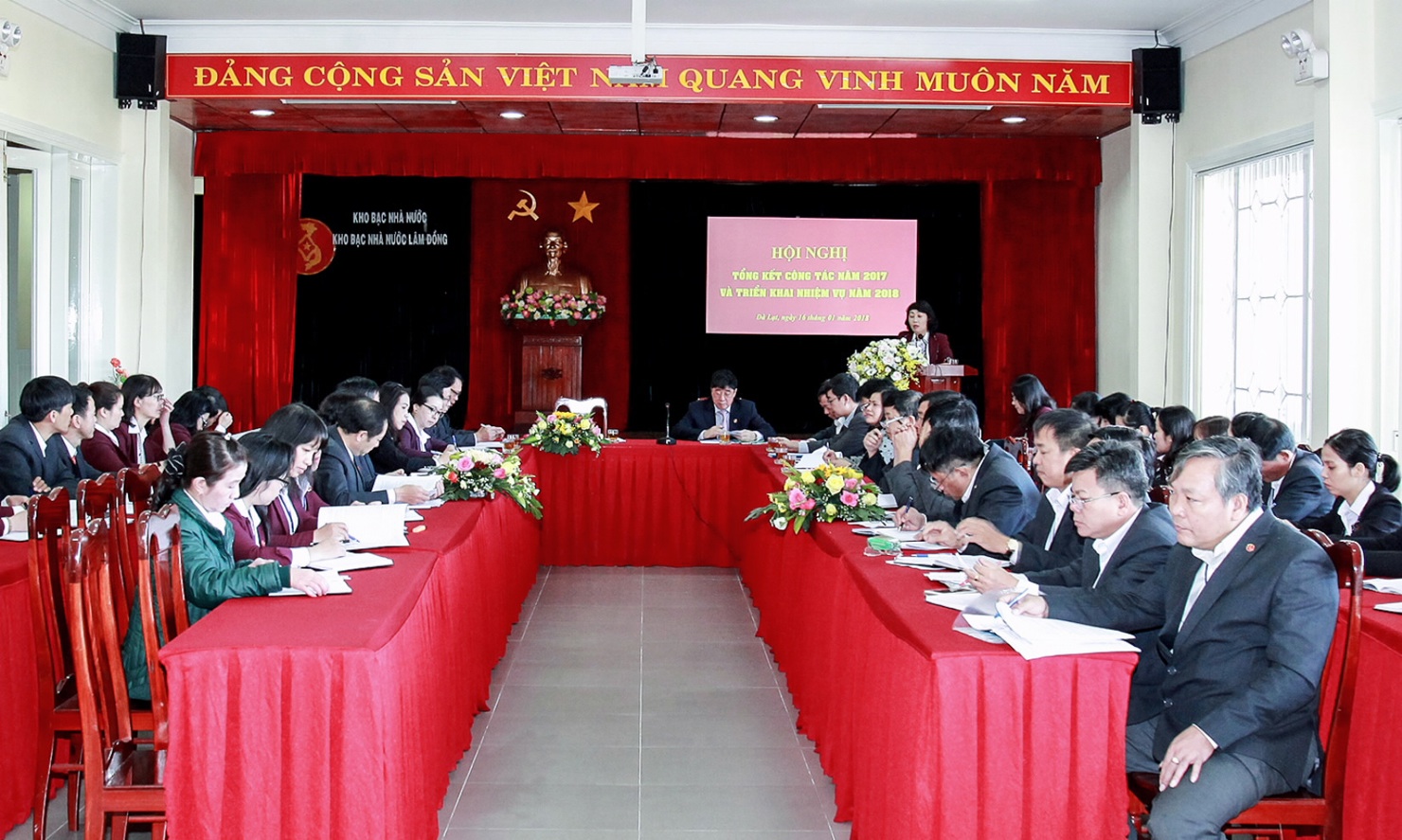 Quang cảnh Hội nghị tổng kết năm 2017 tại KBNN Lâm Đồng