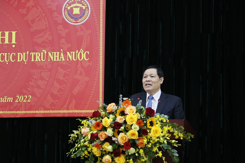 Tổng cục trưởng Tổng cục DTNN Đỗ Việt Đức trả lời c&aacute;c kiến nghị của c&aacute;n bộ, c&ocirc;ng chức cơ quan Tổng cục DTNN tại hội nghị.