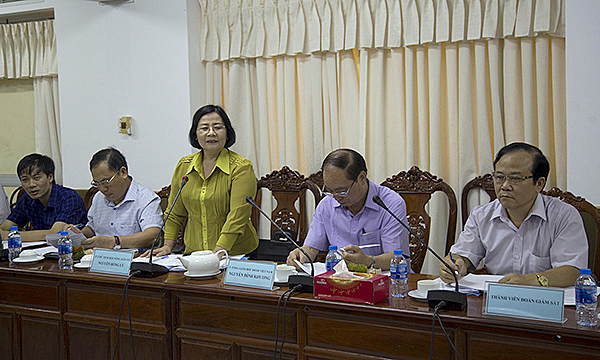 Trưởng Đoàn Giám sát của Hội đồng Quản lý BHXH Việt Nam Nguyễn Hồng Lý phát biểu tại buổi làm việc với UBND TP Cần Thơ.