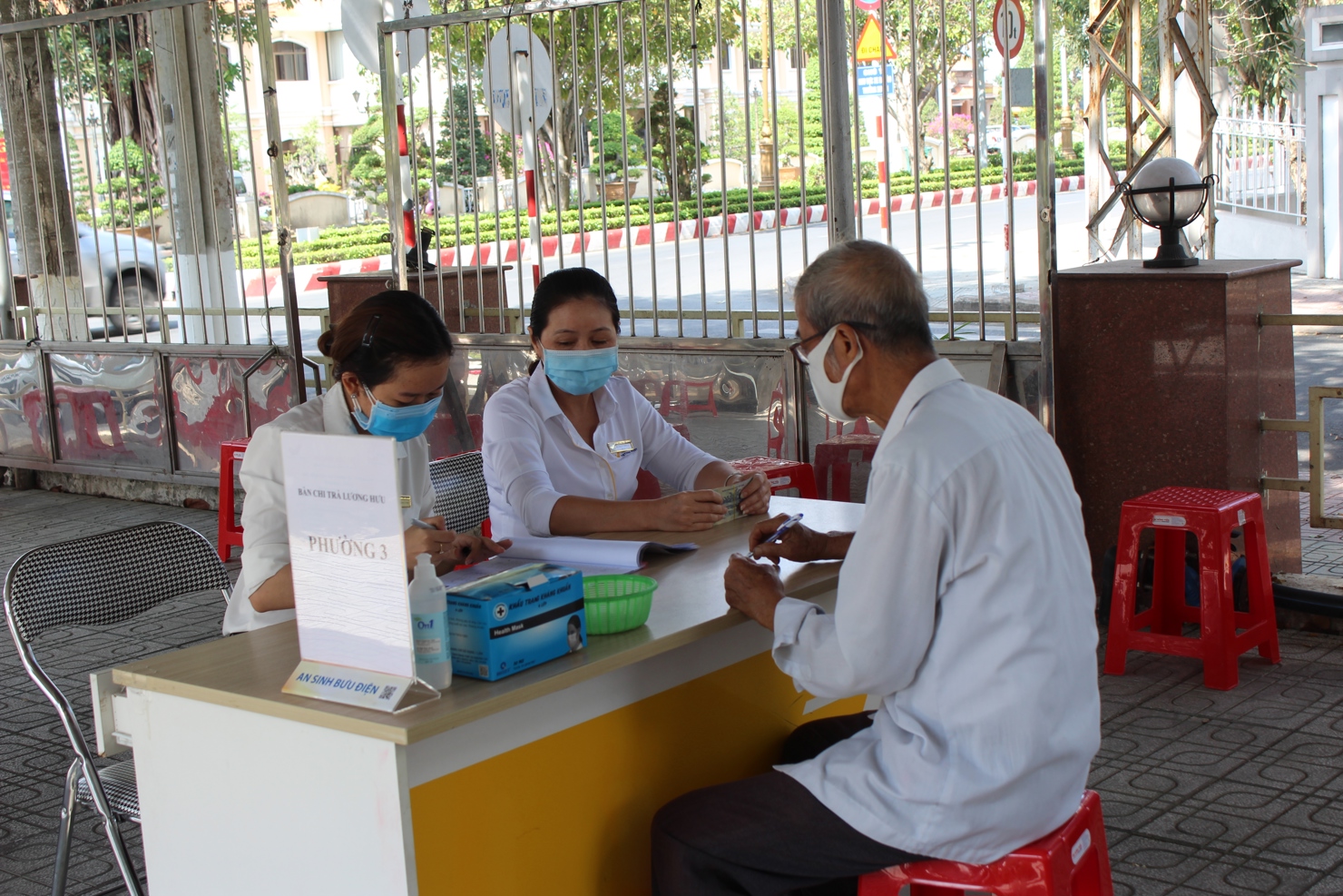 Theo báo cáo của Tổng Công ty Bưu điện Việt Nam trong kỳ chi trả tháng 7/2020, cơ quan Bưu điện đã thực hiện chi trả cho khoảng 3.181.000 người hưởng lương hưu, trợ cấp BHXH hàng tháng.