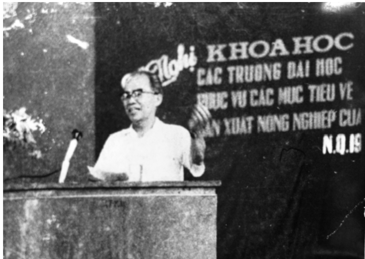 Đồng chí Hoàng Anh trong thời kỳ lãnh đạo ngành Nông nghiệp Việt Nam. Ảnh: Tư liệu
