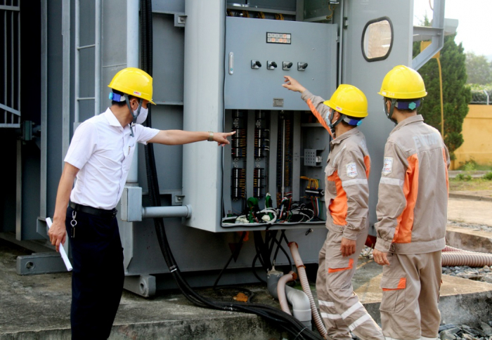 Bộ Tài chính đã xây dựng dự thảo Nghị định của Chính phủ quy định việc chuyển giao công trình điện là tài sản công sang Tập đoàn Điện lực Việt Nam quản lý theo hướng đơn giản hóa thủ tục bàn giao, tiếp nhận.