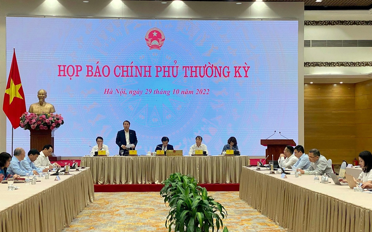 Thứ trưởng Bộ Tài chính Nguyễn Đức Chi trả lời báo chí tại buổi Họp báo Chính phủ tháng 10 (chiều 29/10/2022).