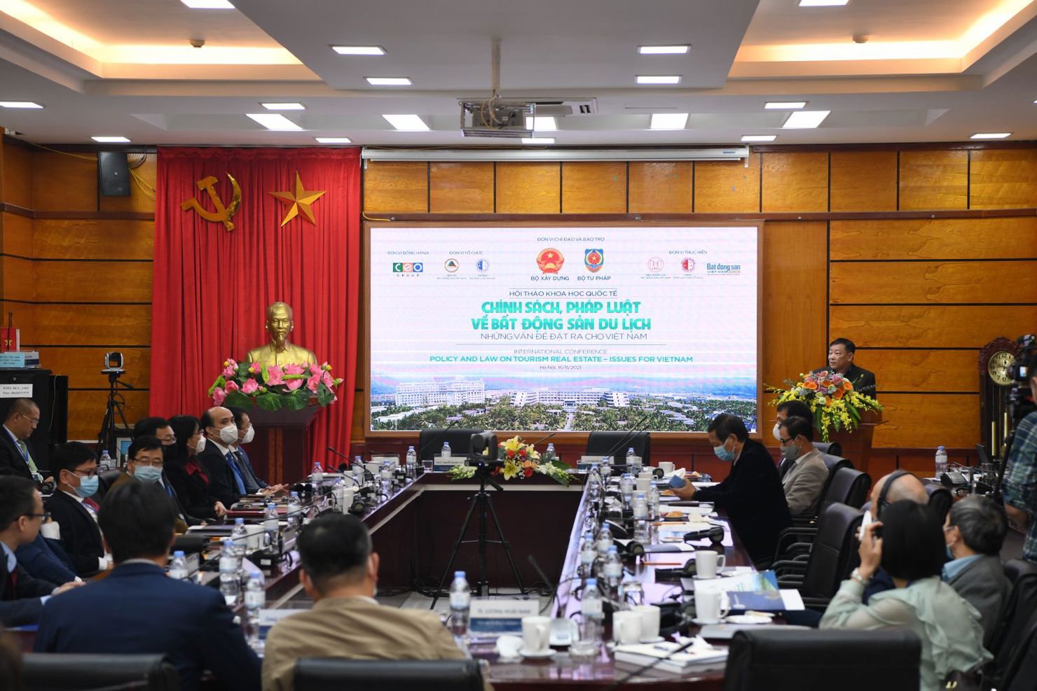Toàn cảnh Hội thảo quốc tế "chính sách, pháp luật về bất động sản du lịch - Những vấn đề đặt ra cho Việt  Nam". Ảnh: VGP