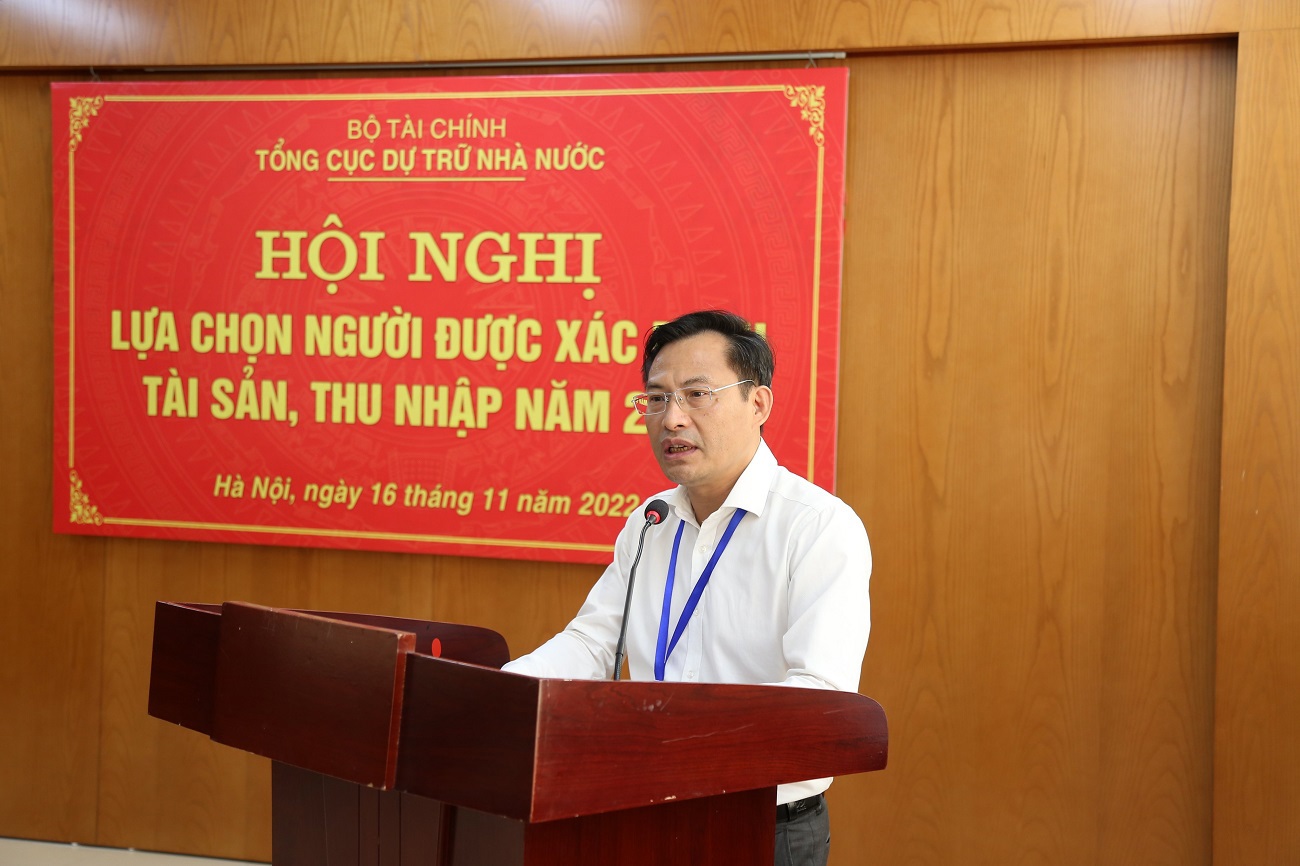 Vụ trưởng Vụ Thanh tra - Kiểm tra Nguyễn Văn B&igrave;nh ph&aacute;t biểu tại hội nghị.